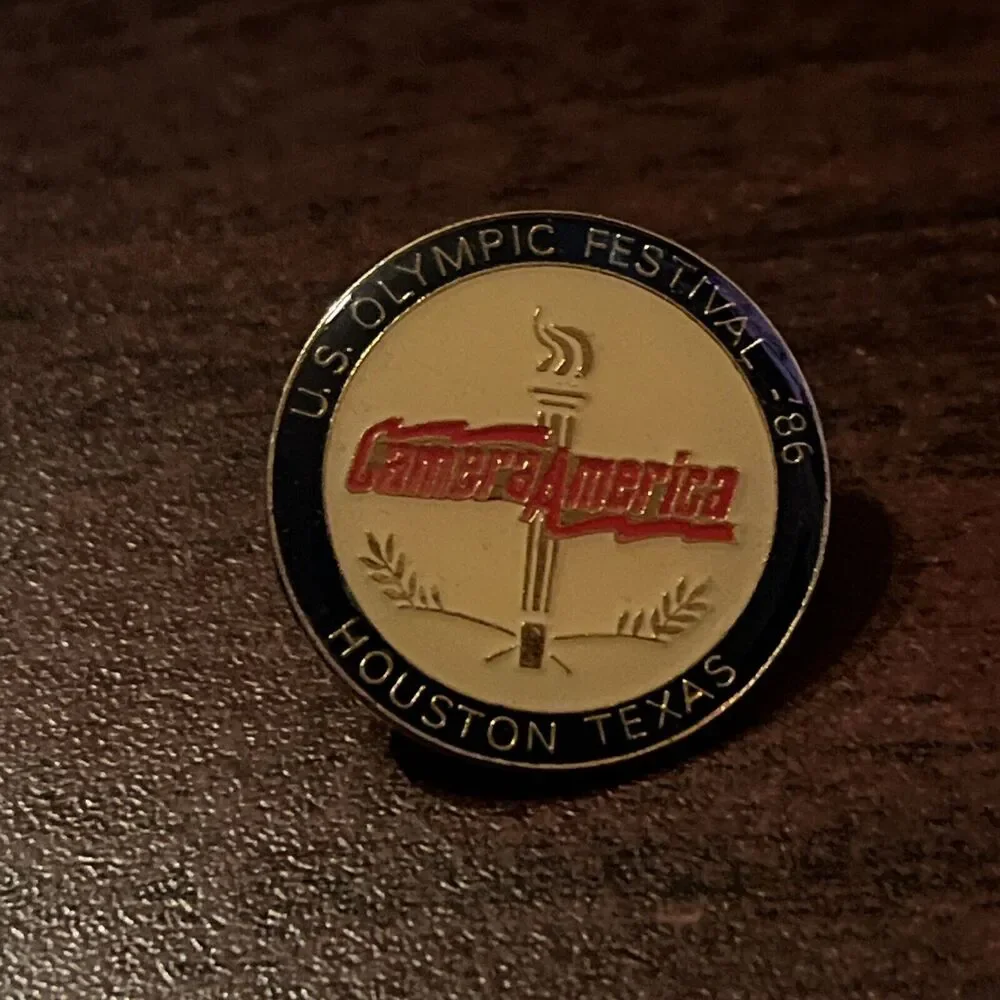 1986 U.S. Olympic Festival Houston‎ Texas Camera America Lapel Hat Pin